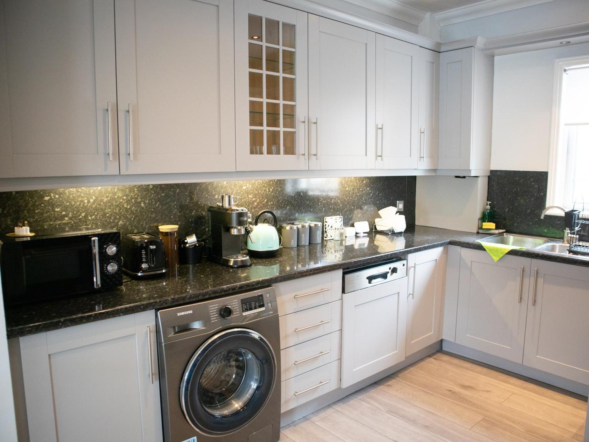 Bright Private Terrace - Free Private Parking - Tv - Wifi - Netflix Apartment Croydon Exterior photo