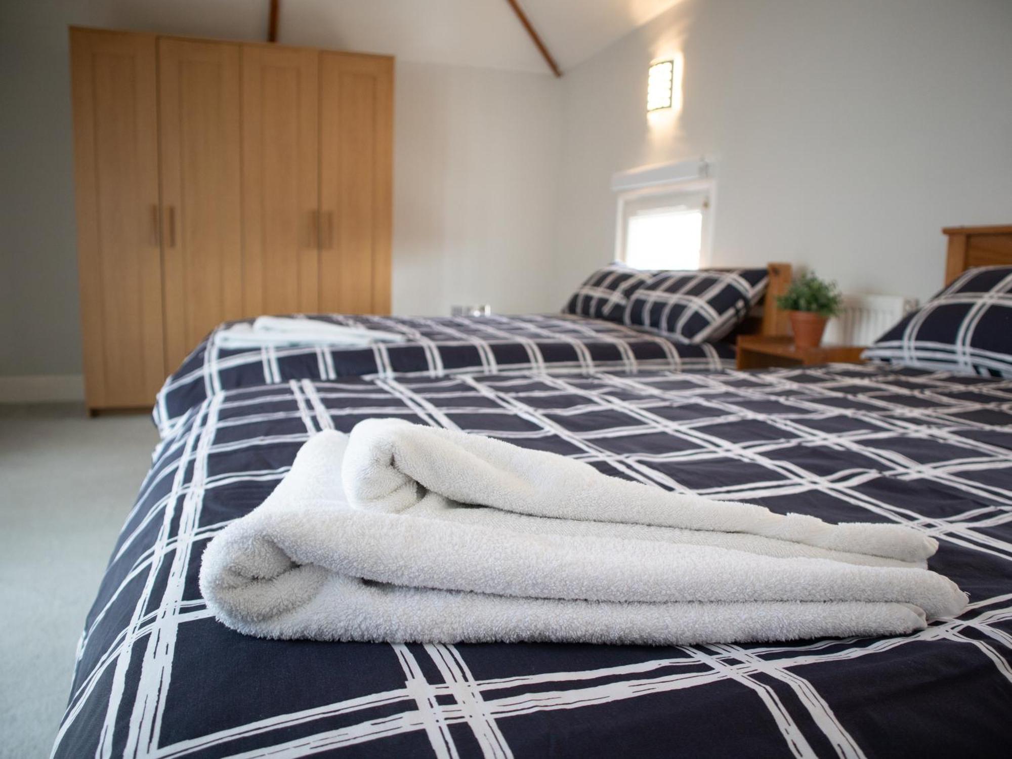 Bright Private Terrace - Free Private Parking - Tv - Wifi - Netflix Apartment Croydon Exterior photo